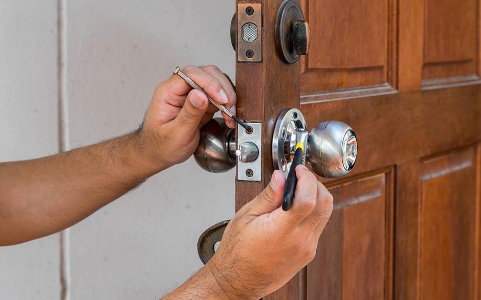 ouverture de porte claquée serrurier Maudétour-en-Vexin